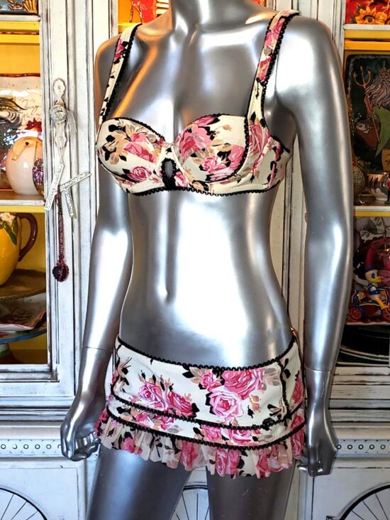 Betsey Johnson Other - Vintage Betsey Johnson Gypsy Rose Bikini Skirted Pink Floral Lace Swimsuit Sz S